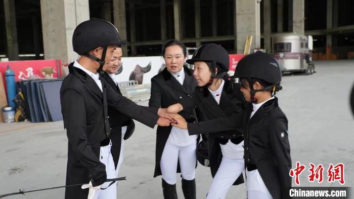 全国首支残疾人马术队助力残疾运动员实现体育