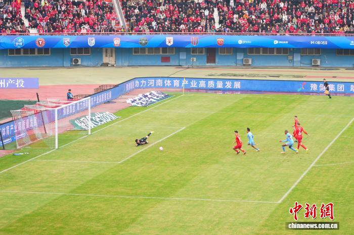 河南彩陶坊2-1力克云南玉昆 范晓恒镜头下的绿茵