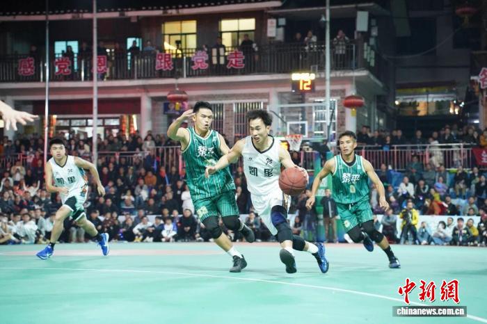 贵州省台江县中等职业学校村BA篮球学院正式挂牌